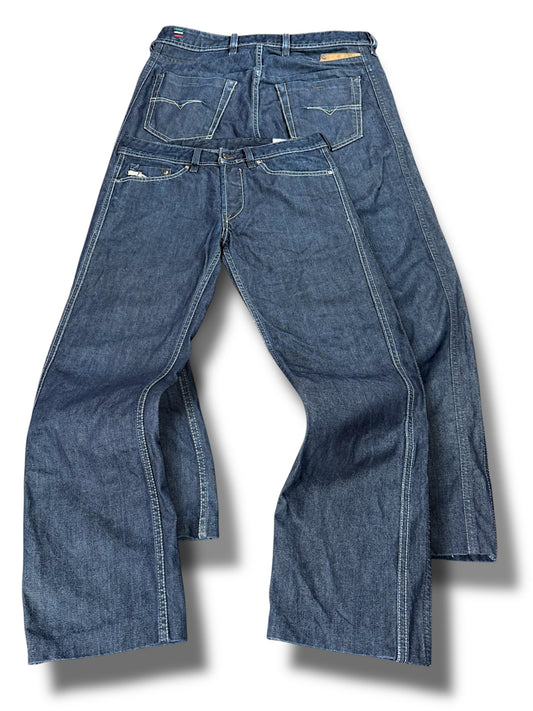 Vintage Diesel y2k Jeans (XS)