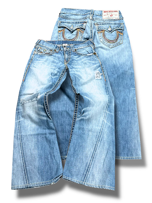 Vintage True Religion Y2K Flared Jeans (M)
