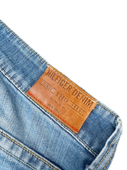 Vintage Tommy Hilfiger Y2K Straight Leg Jeans (M) – Detailaufnahme 5