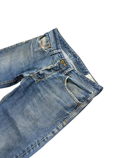 Vintage Diesel Straight Leg Jeans „Larkee“ (M) – Detailaufnahme 1