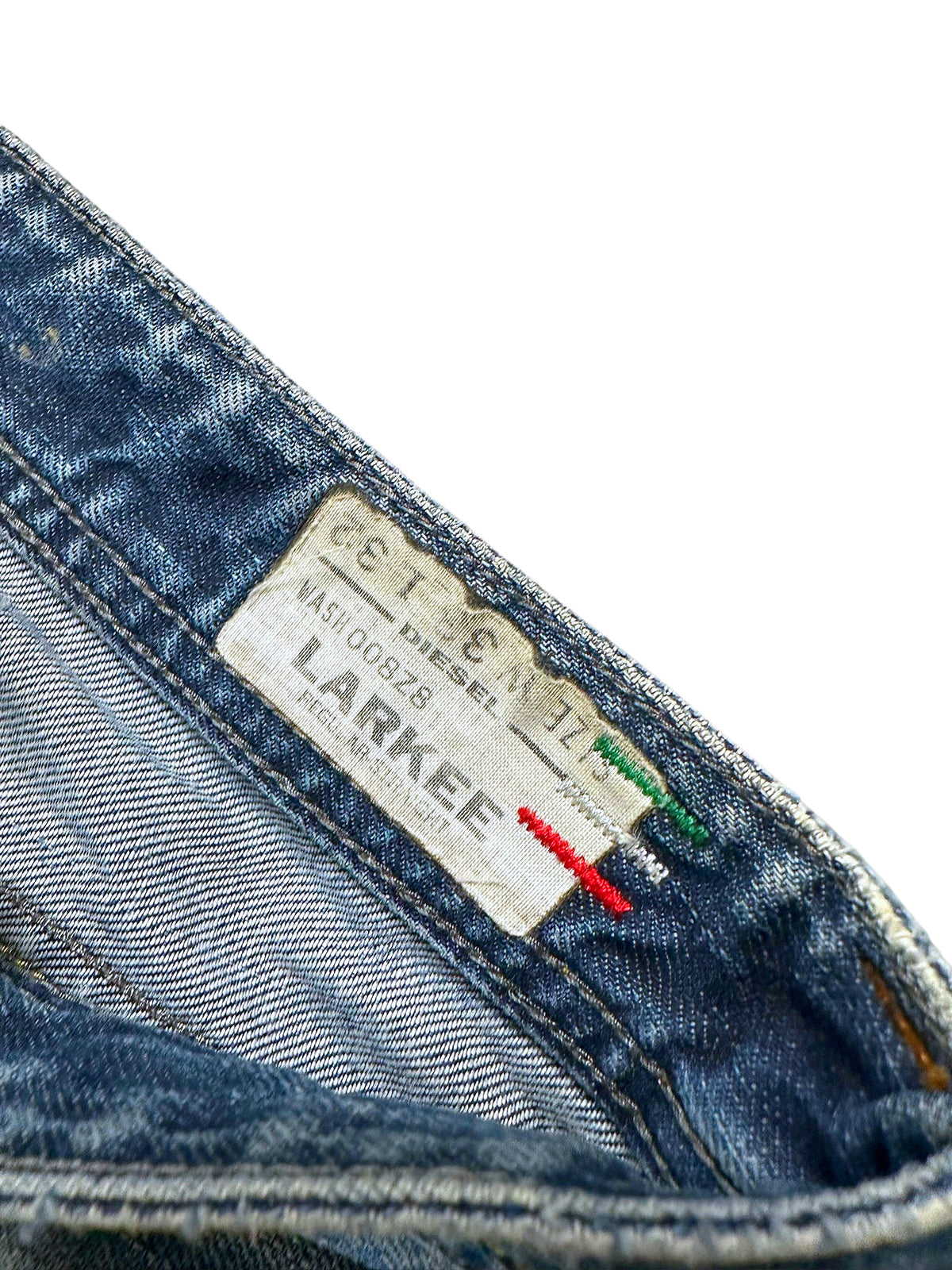 Vintage Diesel Straight Leg Jeans „Larkee“ (M) – Detailaufnahme 3