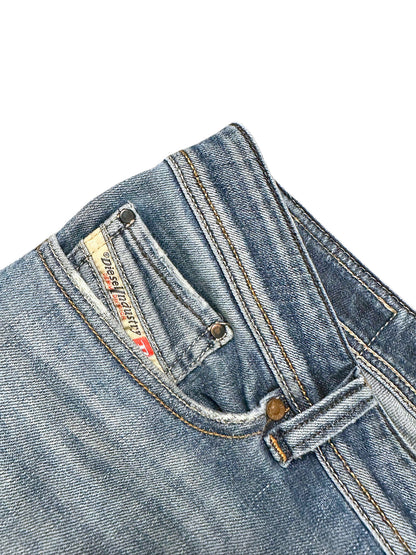 Vintage Diesel Y2K Straight Leg Jeans „Viker“ (S) – Detailaufnahme 2
