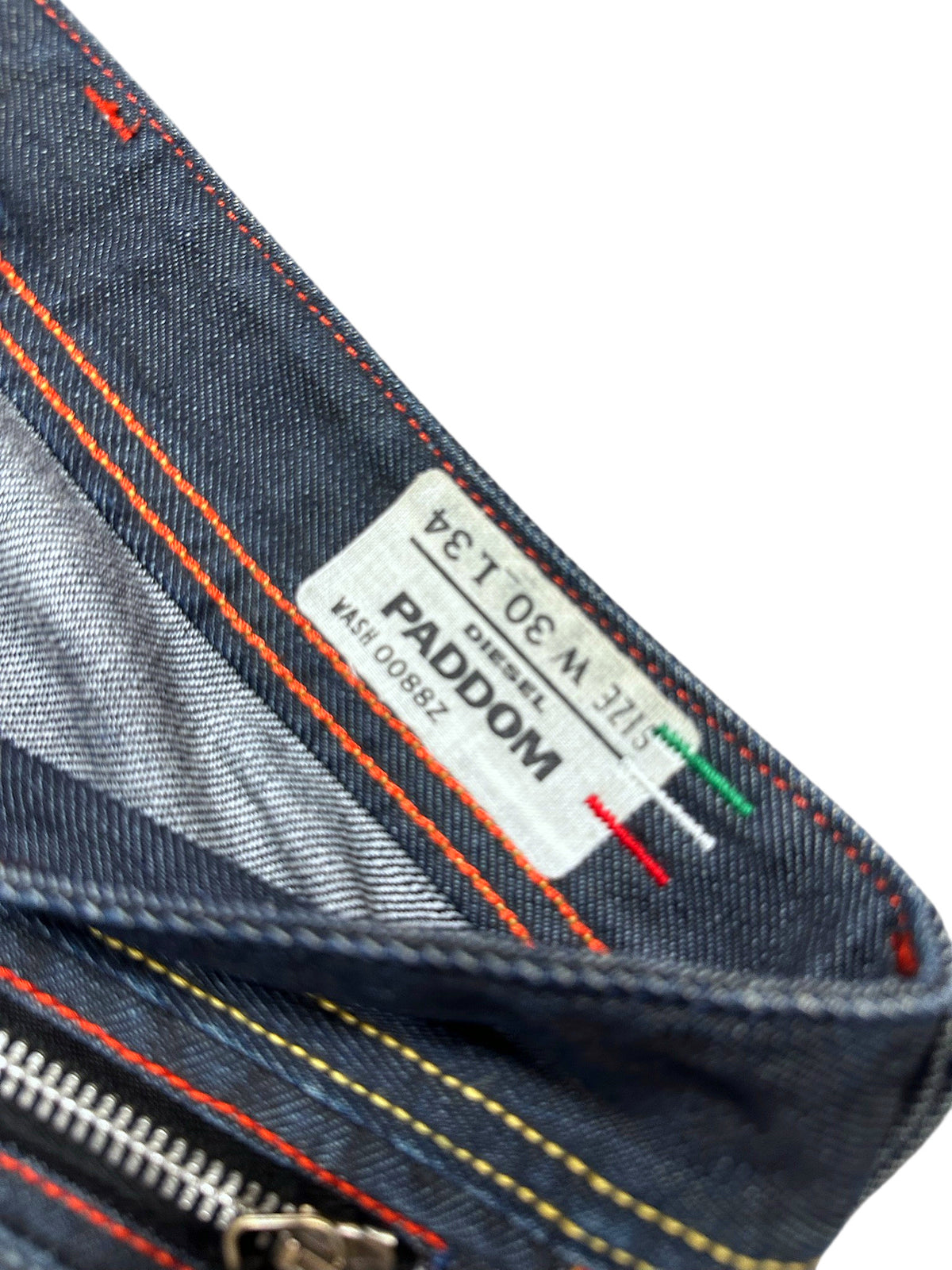 Vintage Diesel Straight Leg Jeans „Paddom“ (M) – Detailaufnahme 4
