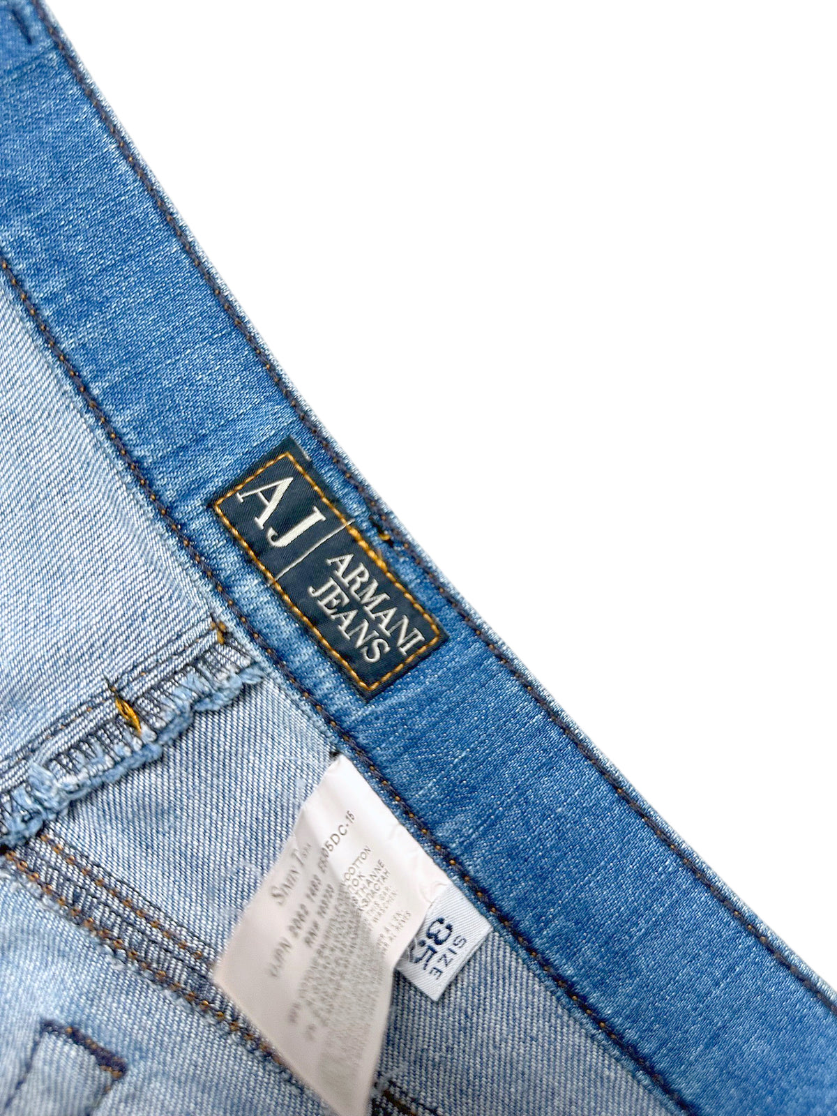 Vintage Armani Jeans Straight Leg Jeans (M) – Detailaufnahme 2