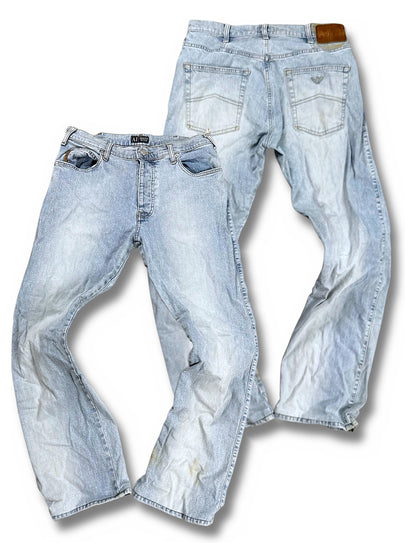 Vintage Armani Straight Leg Jeans (S) – Vorder- und Rückansicht