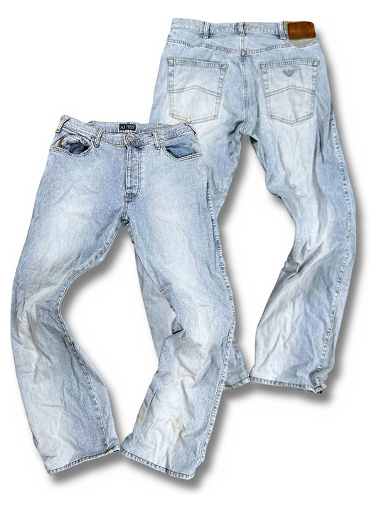 Vintage Armani Straight Leg Jeans (S) – Vorder- und Rückansicht