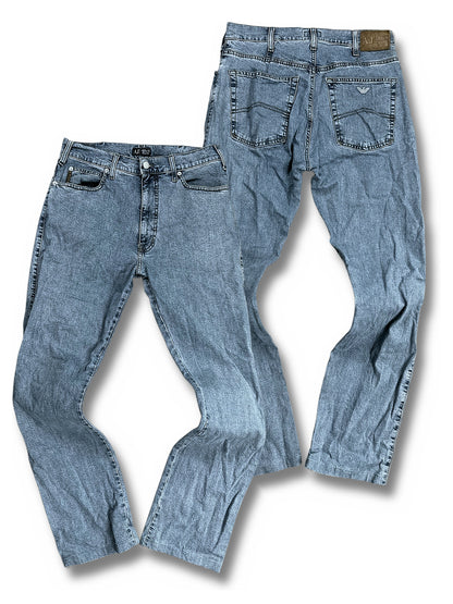 Vintage Armani Straight Leg Jeans (M) – Vorder- und Rückansicht