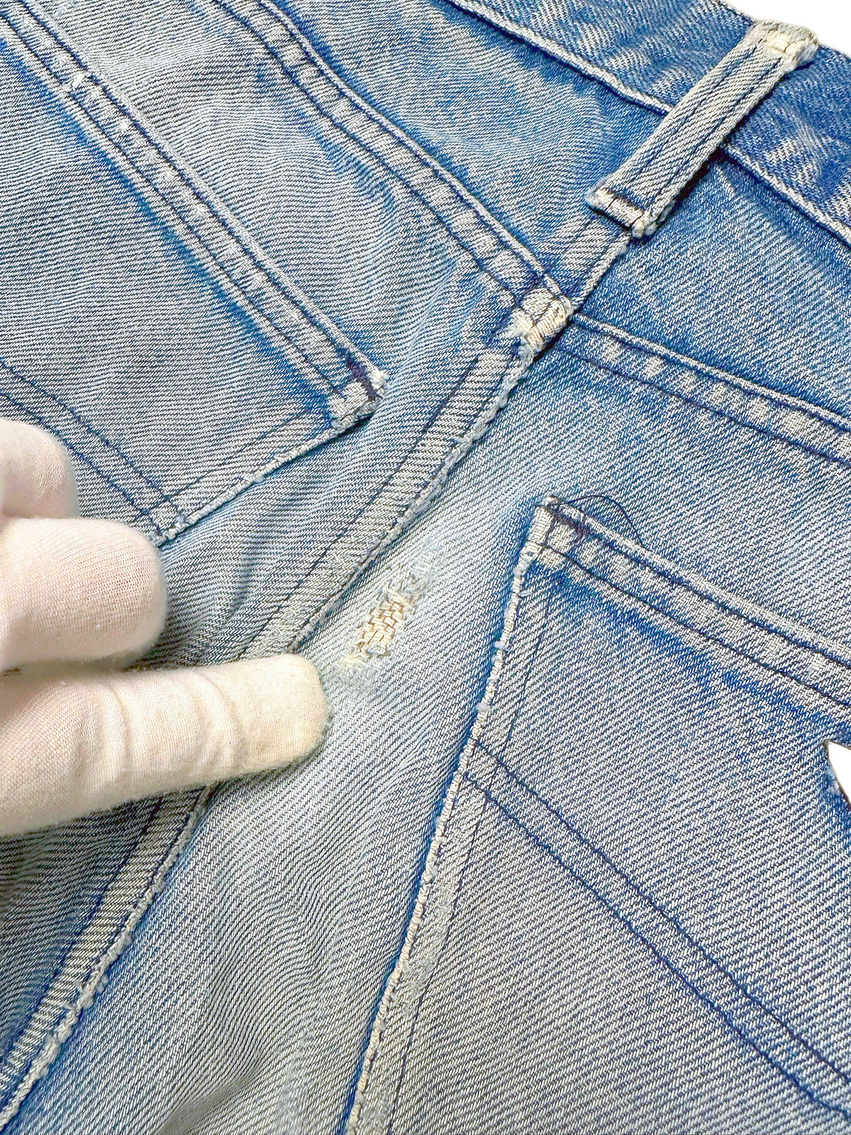 Vintage Armani Y2K Straight Leg Jeans (L) – Detailaufnahme 5