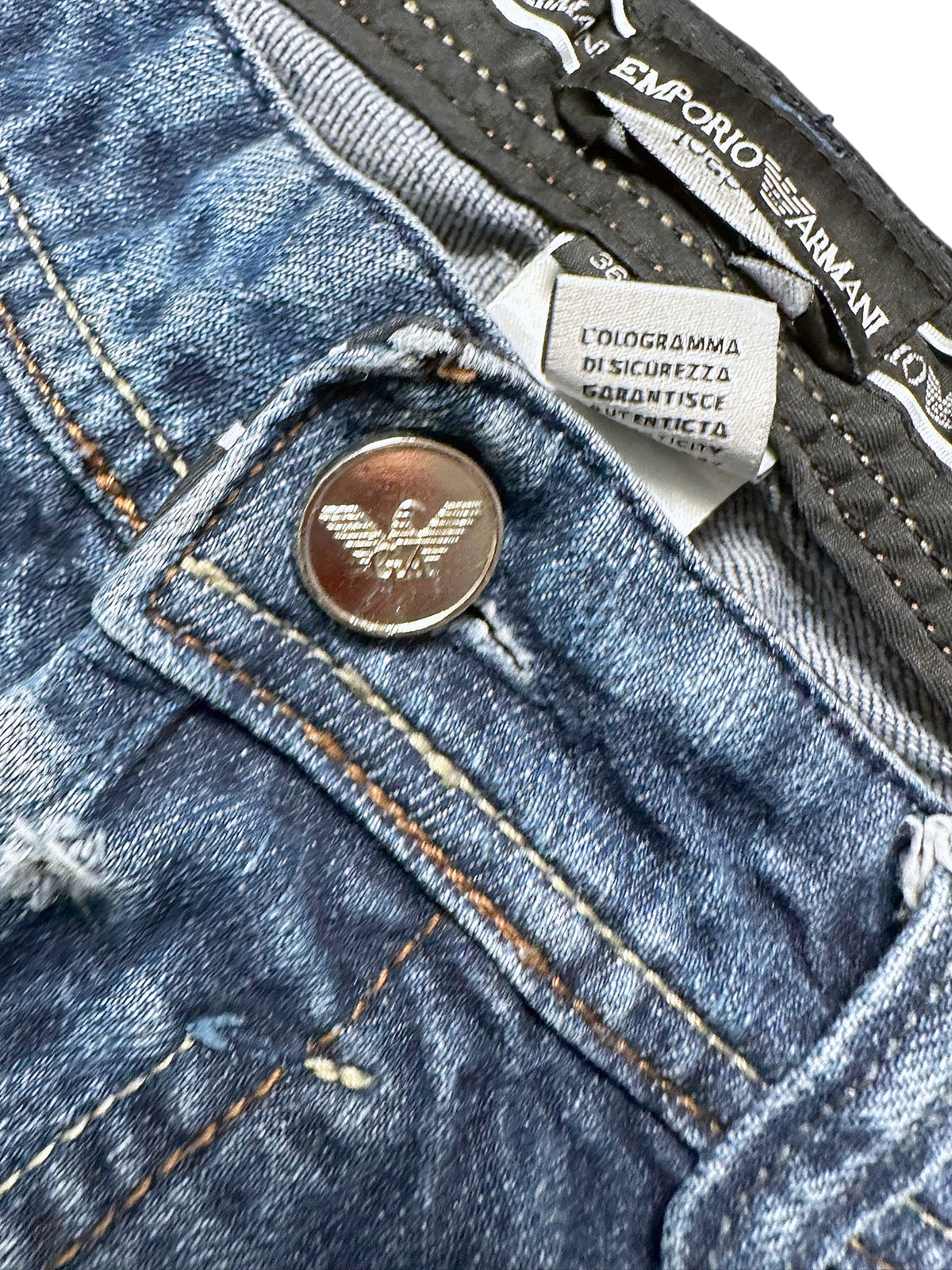 Vintage Emporio Armani Y2K Straight Leg Jeans (M) – Detailaufnahme 1