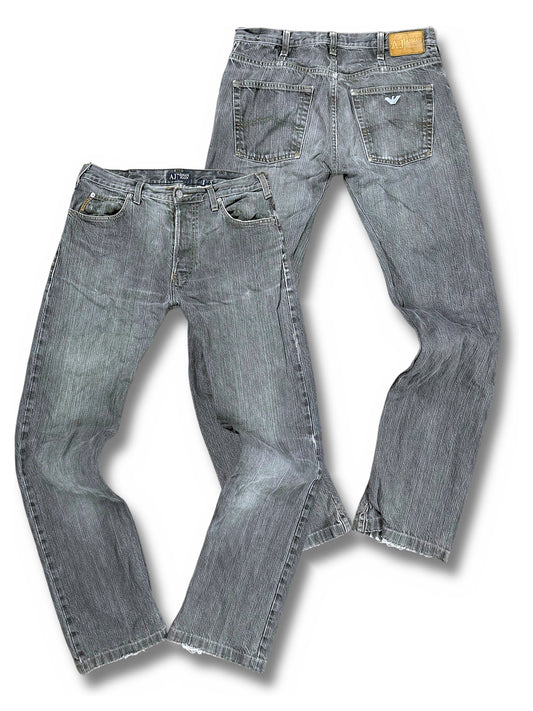 Vintage Armani Straight Leg Jeans (M) – Vorder- und Rückansicht