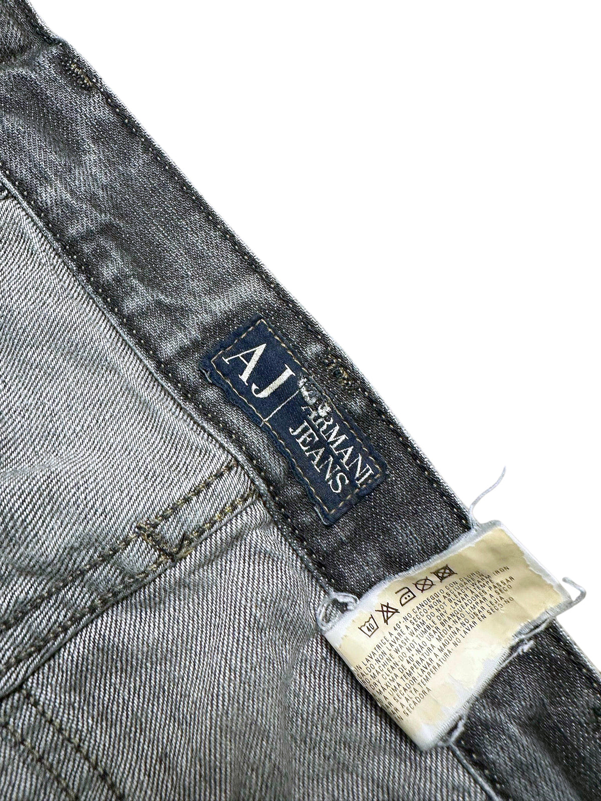 Vintage Armani Straight Leg Jeans (M) – Detailaufnahme 2