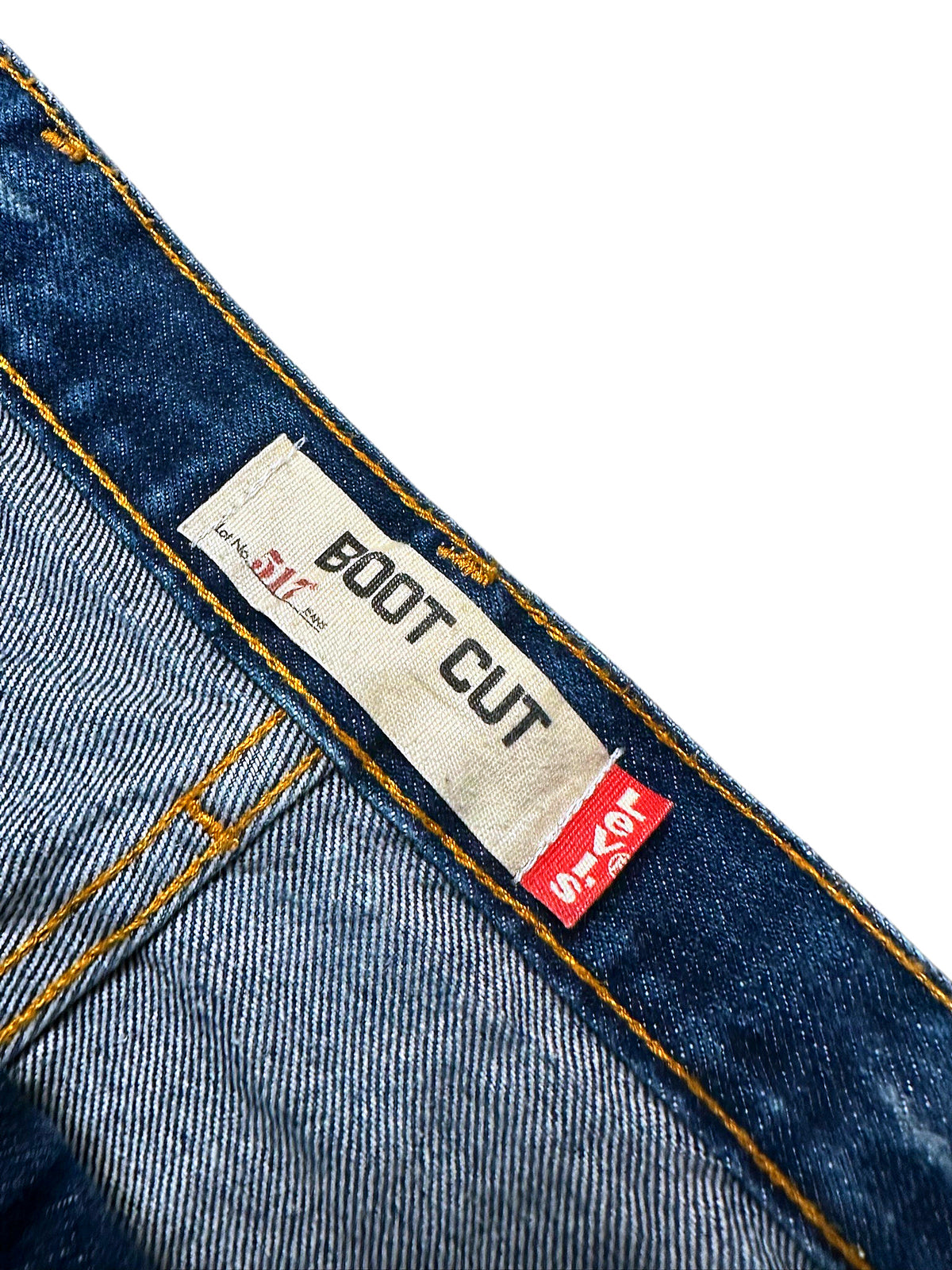 Vintage Levi’s Flared Jeans „517 Bootcut“ (M) – Detailaufnahme 1