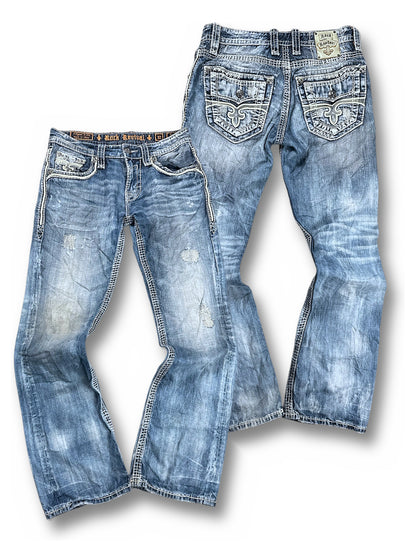 Vintage Rock Revival Y2K Flared Jeans Vorder- und Rückansicht
