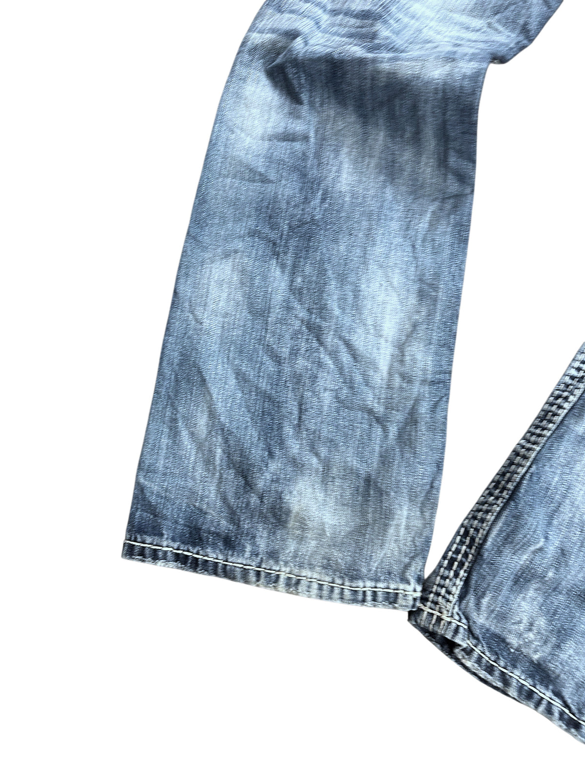 Vintage Rock Revival Y2K Flared Jeans Saum und Beinöffnung Detail