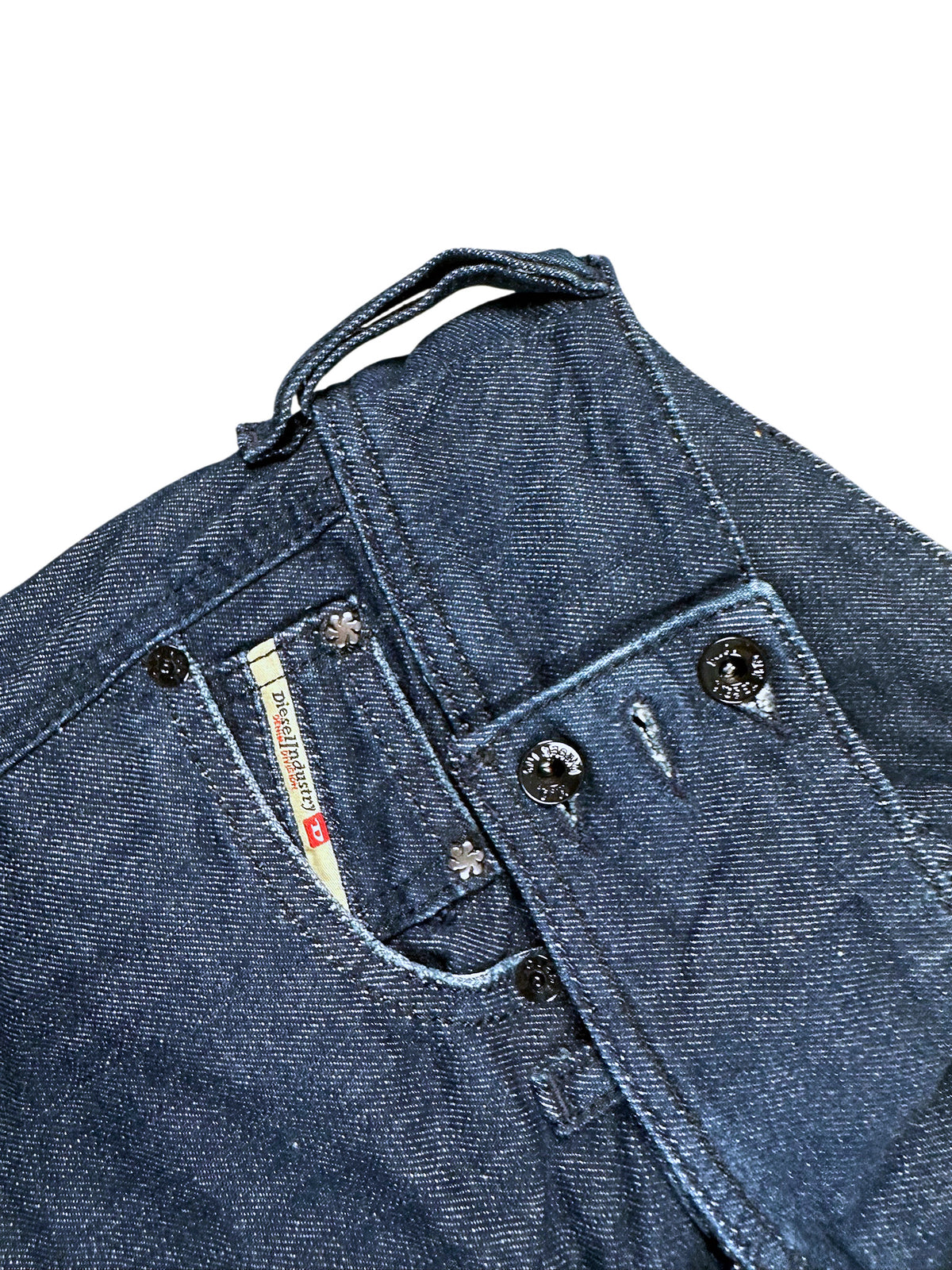 Vintage Diesel Bootcut Damenjeans Knopfleiste Detail