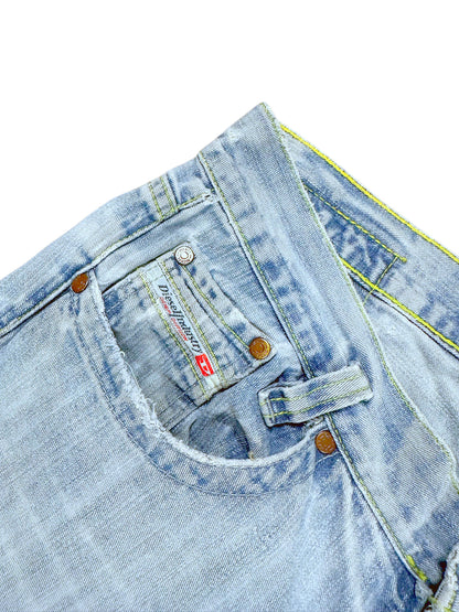 Vintage Diesel Straight Leg Jeans Knopfleiste Detail