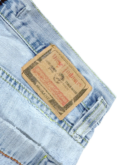 Vintage Diesel Straight Leg Jeans Lederpatch am Bund