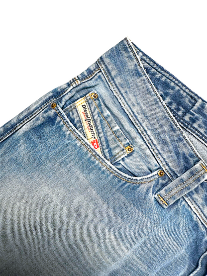 Vintage Diesel Y2K Straight Leg Jeans „KEEVER“ (L)