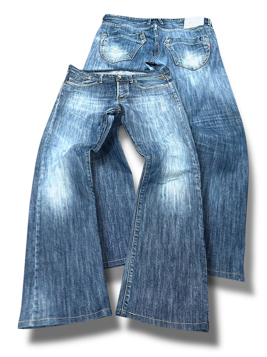 Vintage y2k Flared Jeans (M)