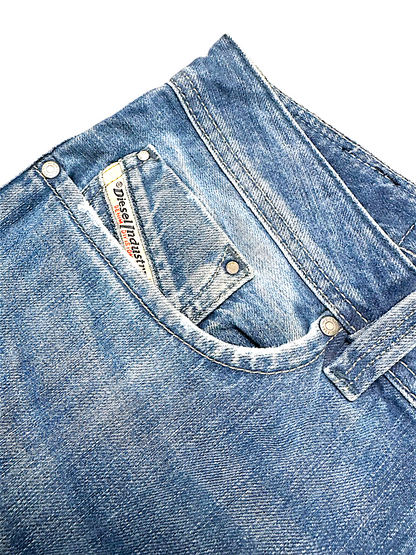 Vintage Diesel Y2K Straight Leg Jeans „LARKEE“ (L)