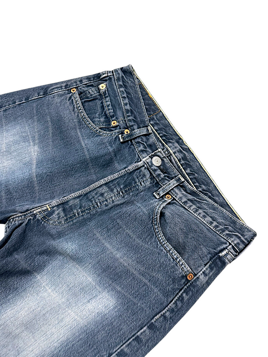 Vintage Levi‘s Y2K Straight Leg Jeans (M)