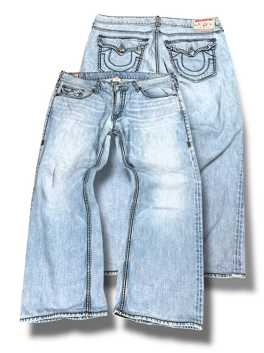 Vintage True Religion Y2K Baggy/Flared Jeans (M)