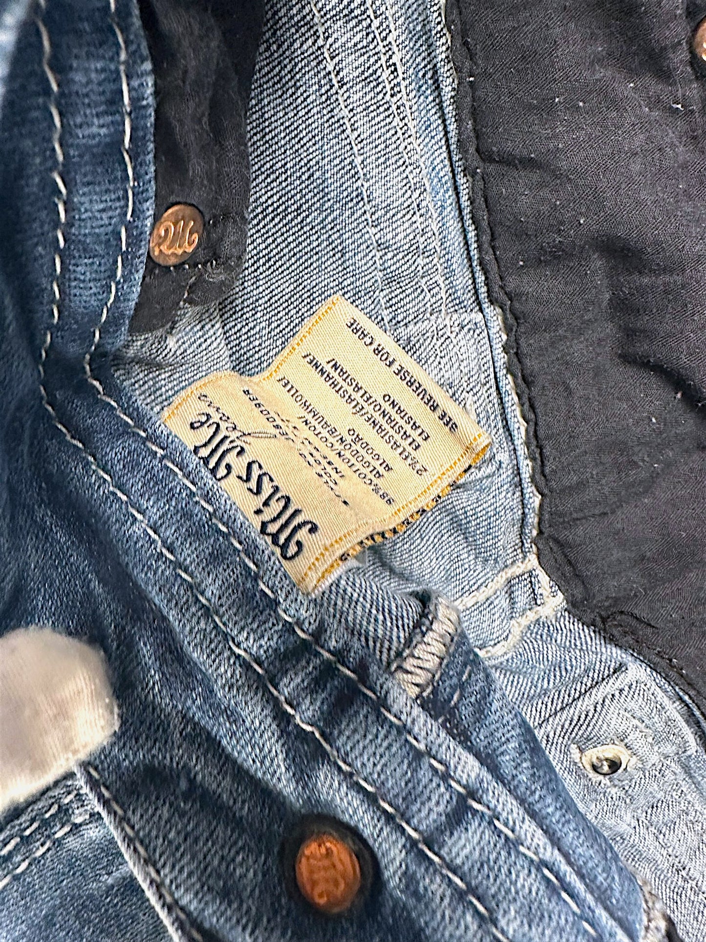Vintage Miss Me Y2K Bootcut / Flared Damenjeans (M)