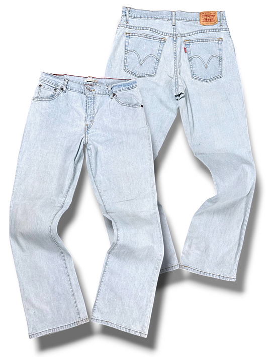 Vintage Levi‘s Bootcut / Flared Damenjeans „RELAXED BOOT CUT 556“ (M)