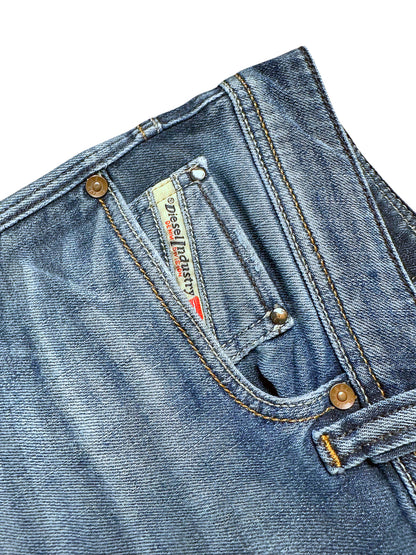 Vintage Diesel Y2K Straight Leg Jeans „Viker“ (S) – Detailaufnahme 2