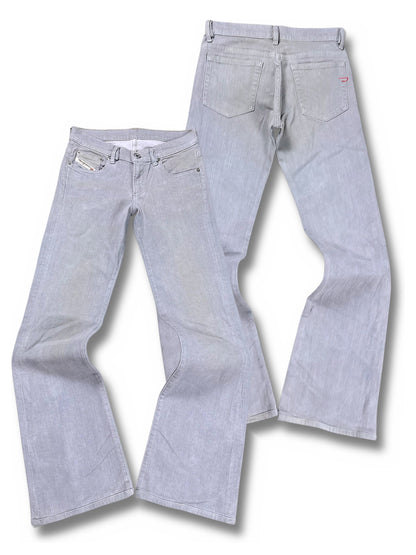 Vintage Diesel Low Waist Flared Damenjeans (M) – Vorder- und Rückansicht