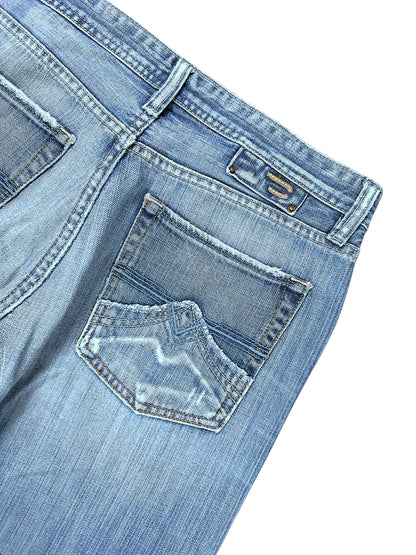 Vintage Diesel Y2K Flared Jeans (S) – Detailaufnahme 4