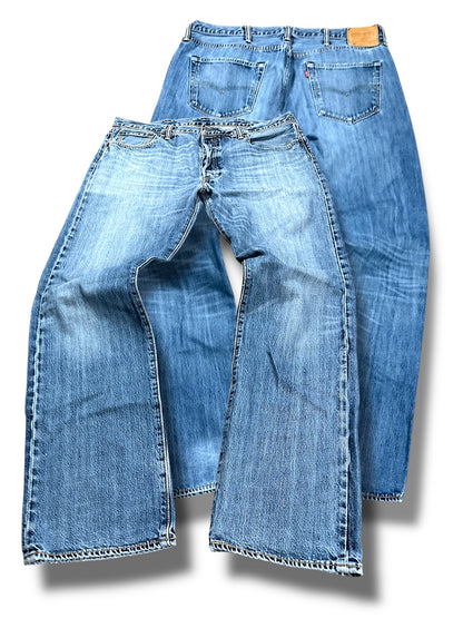 Vintage Levi’s Straight Leg Jeans (XL)