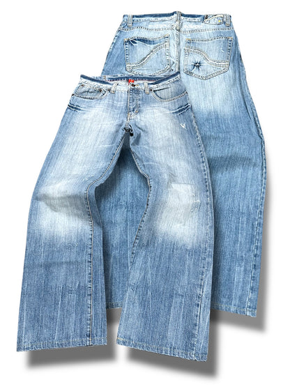 Vintage Y2K Embroidery Baggy Jeans (M)