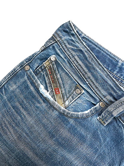 Vintage Diesel Y2K Straight Leg Jeans „LARKEE“ (L)