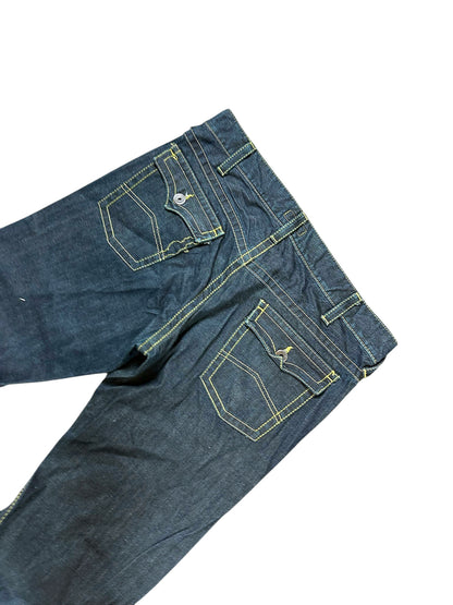 Vintage Armani Y2K Flared Jeans (XL) – Detailaufnahme 3