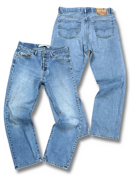 Vintage Diesel Baggy Jeans „Industry“ (S) – Vorder- und Rückansicht