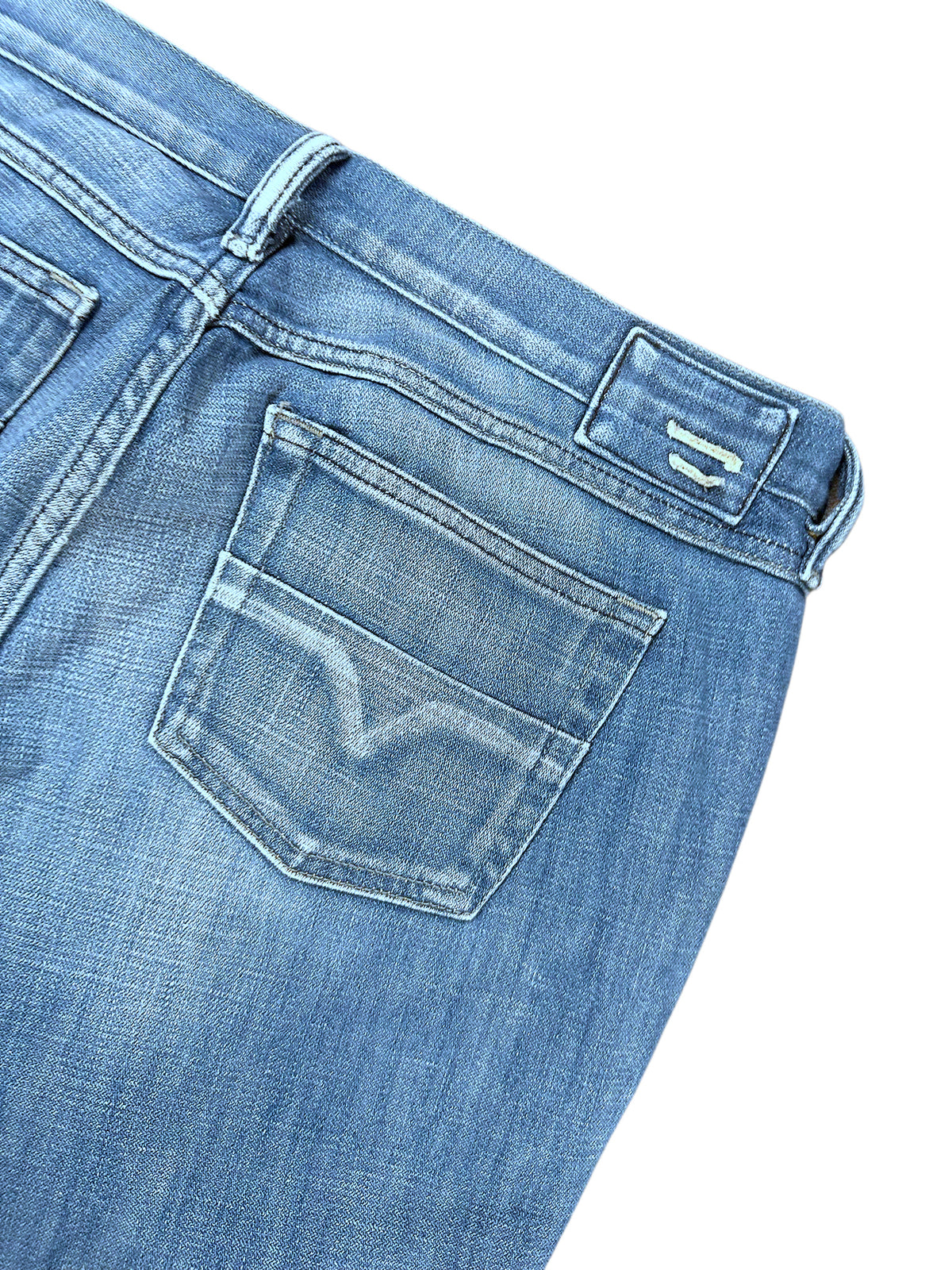 Vintage Diesel Low Waist Bootcut/Flared Damenjeans (M) – Detailaufnahme 3