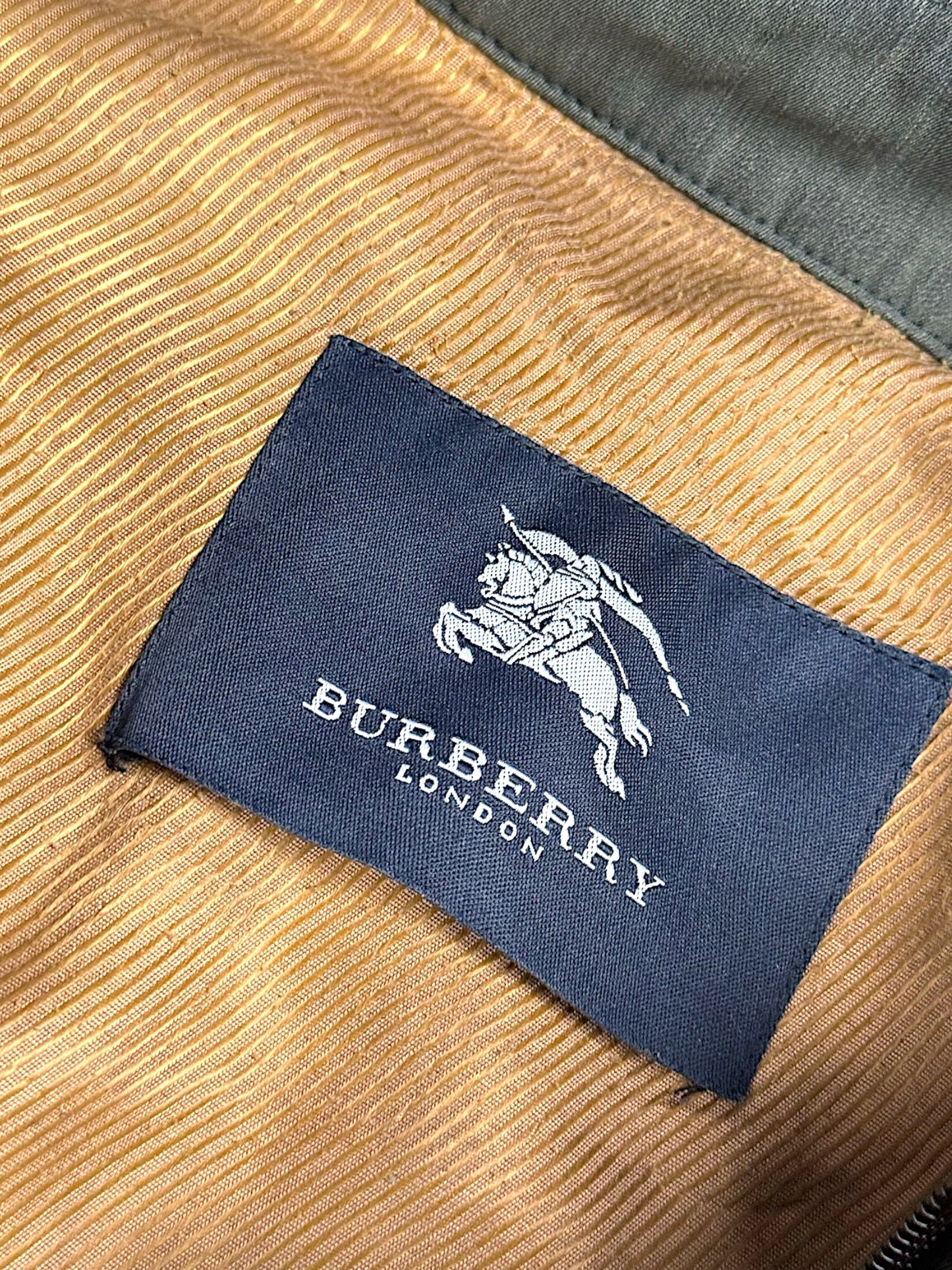 Vintage Burberry Mantel (L)