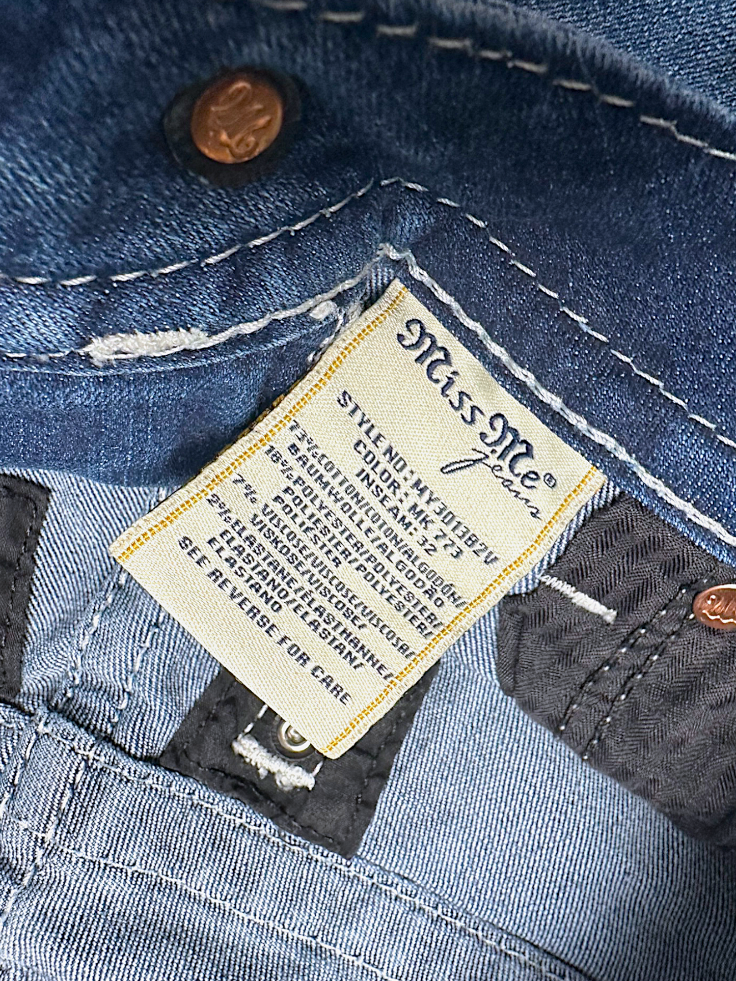 Vintage Miss Me Y2K Low Waist Bootcut Damenjeans (S)