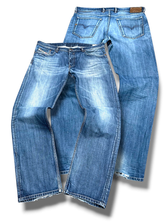 Vintage Diesel Y2K Straight Leg Jeans (XL)