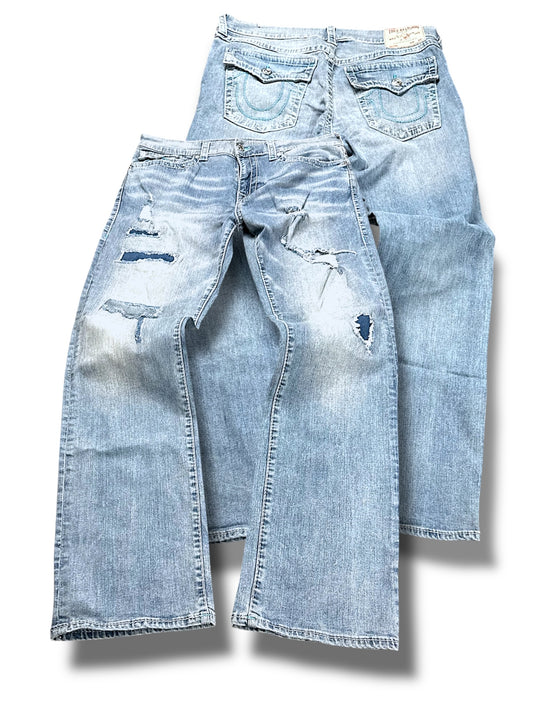 Vintage Y2K True Religion Straight Leg Jeans (XL)