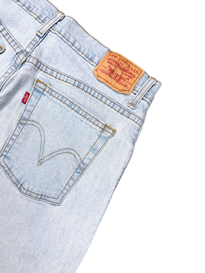 Vintage Levi‘s Bootcut / Flared Damenjeans „RELAXED BOOT CUT 556“ (M)