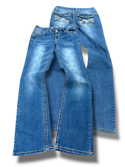 Vintage No Boundaries Y2K Low Waist Bootcut Damenjeans (M)