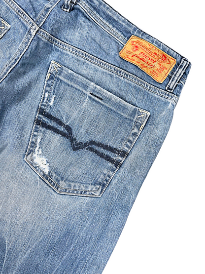 Vintage Levi’s Flared Jeans „ZHAV“ (L)