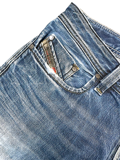 Vintage Diesel Y2K Straight Leg Jeans „LARKEE“ (L)