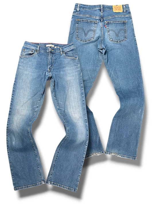 Vintage Levi‘s Bootcut / Flared Damenjeans „RELAXED BOOTCUT 550“ (M)