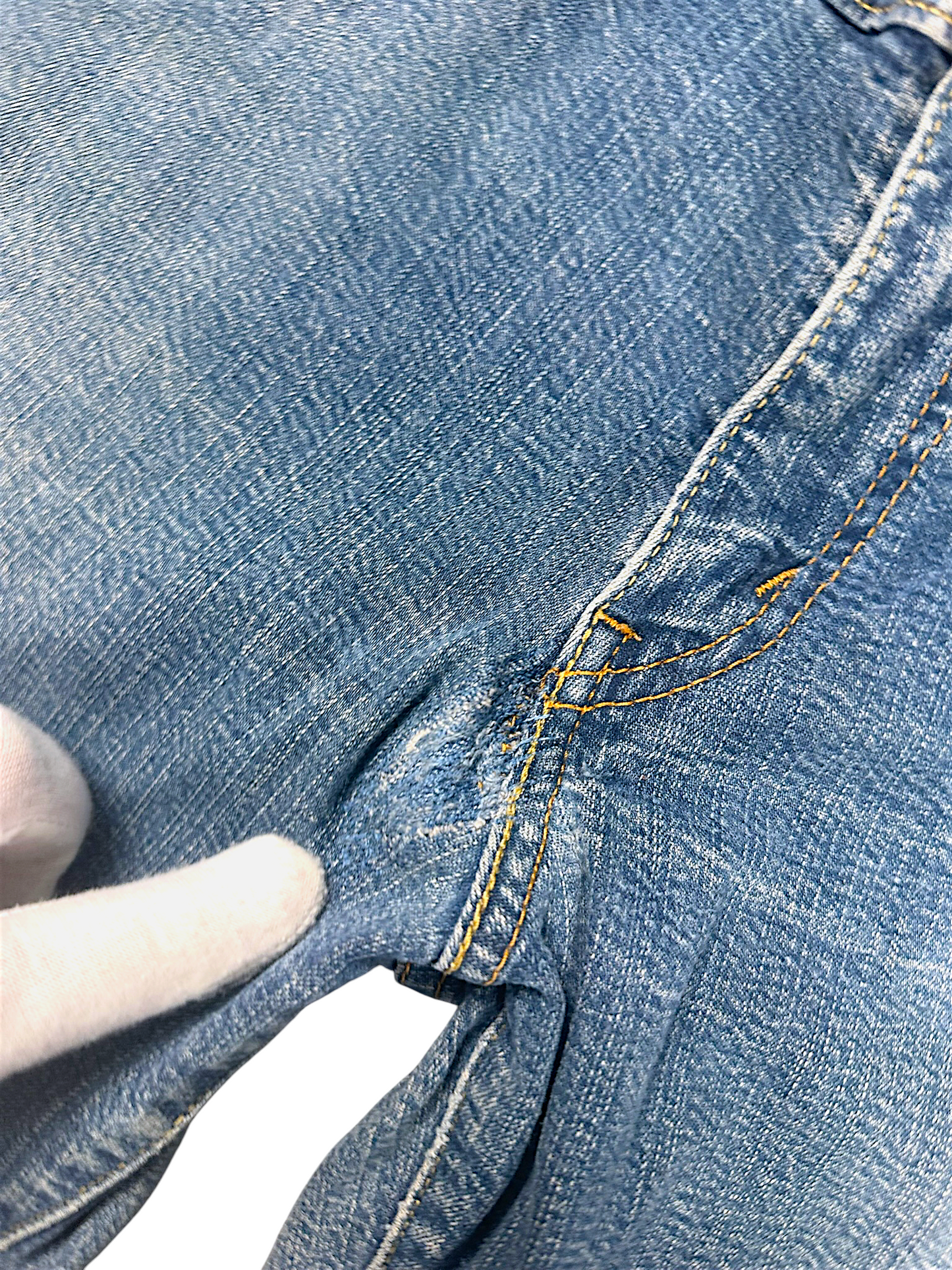 Vintage Levi‘s Bootcut / Flared Damenjeans „RELAXED BOOTCUT 550“ (M)