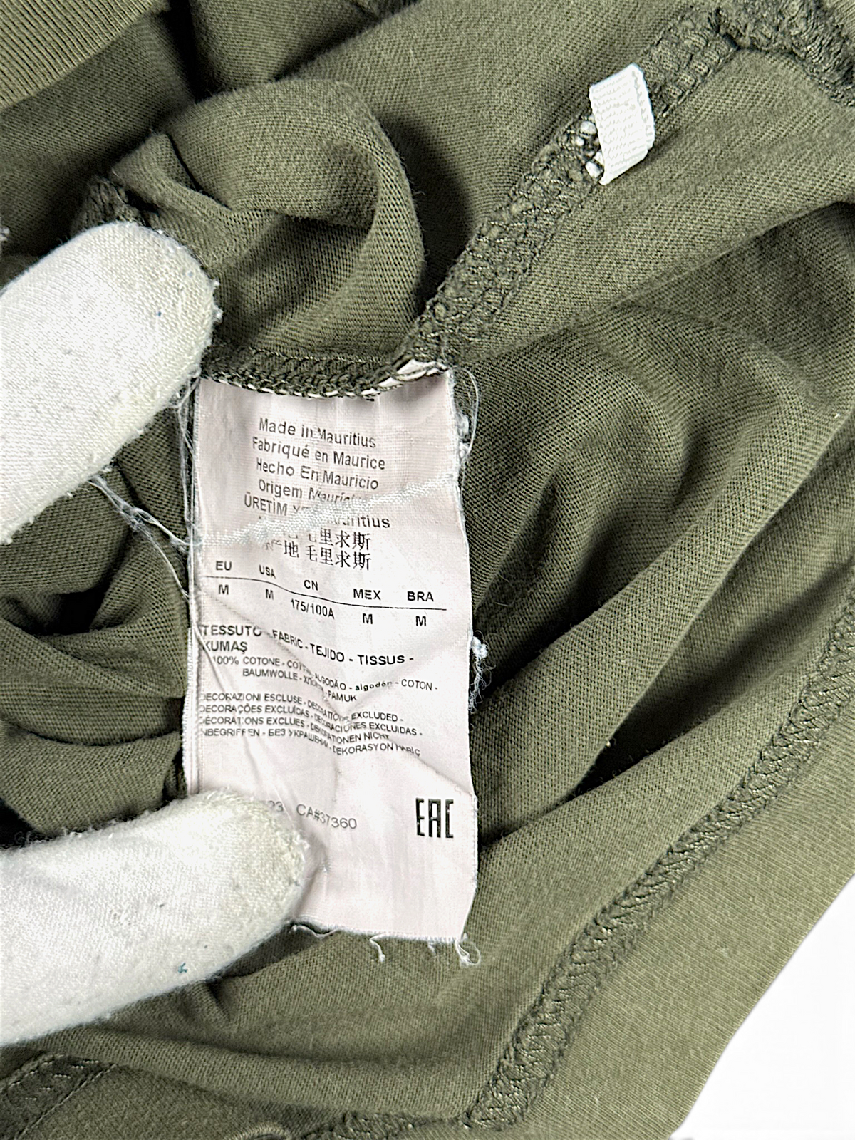 Vintage Armani Y2K T-Shirt (M)