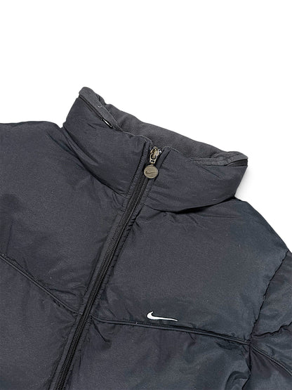 Vintage Nike Y2K Pufferjacke (L) – Detailaufnahme 1