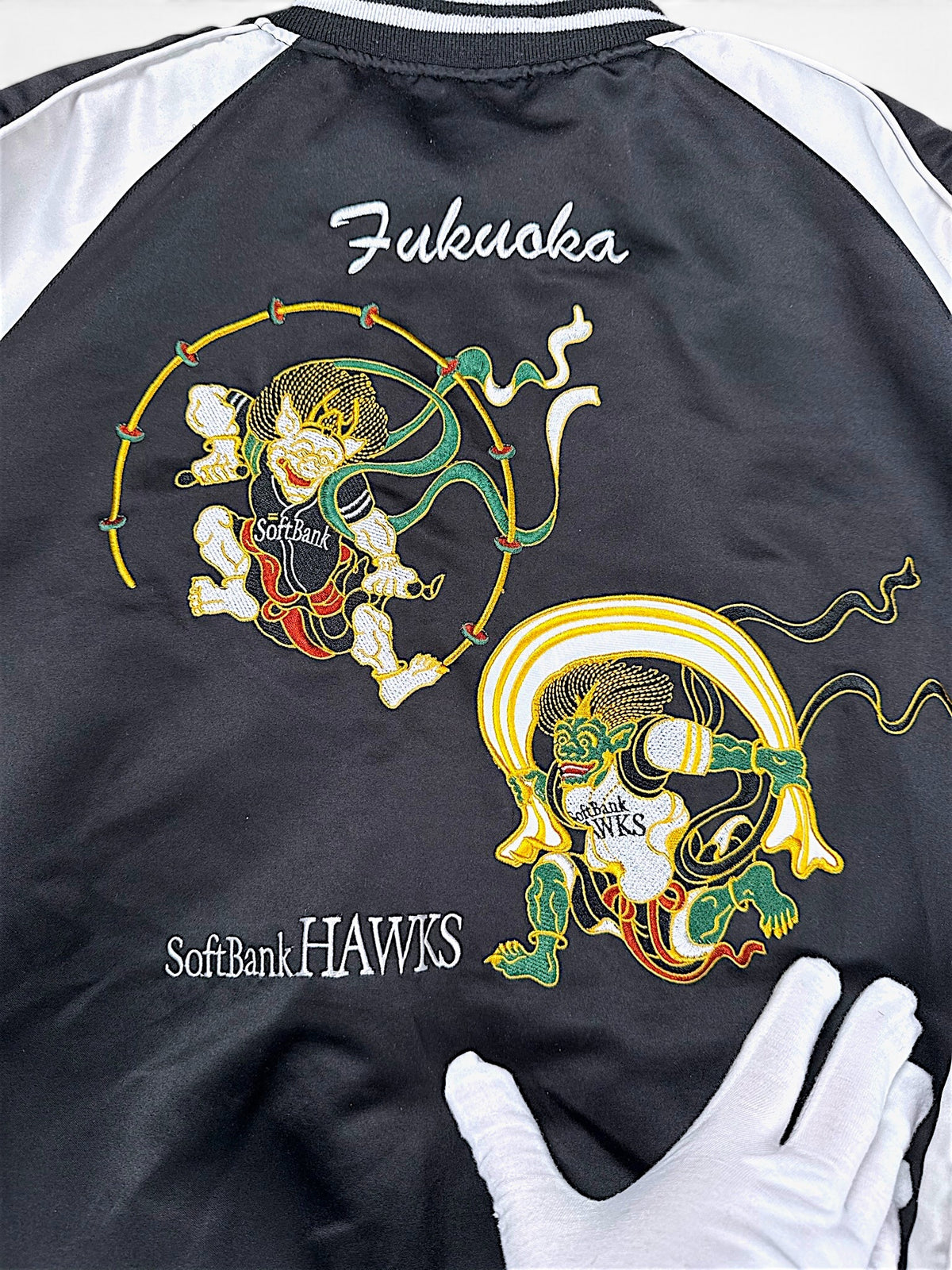 Vintage Hawks Y2K Jacke (M) – Detailaufnahme 2